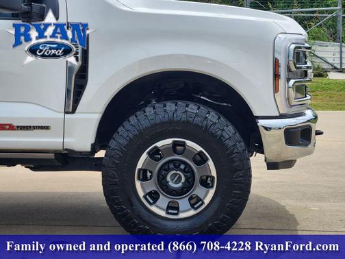 Star White Metallic Tri-Coat 2024 Ford F-250 Lariat