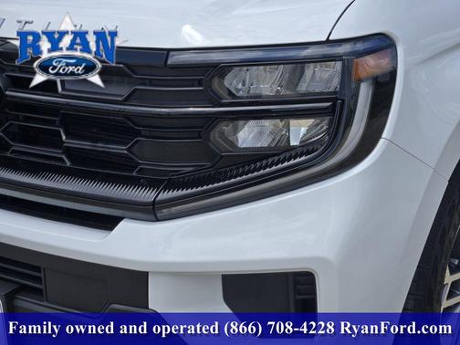 Oxford White 2025 Ford Expedition Active