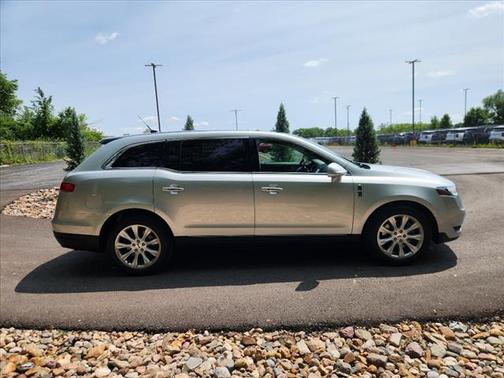 2019 Lincoln MKT Reserve