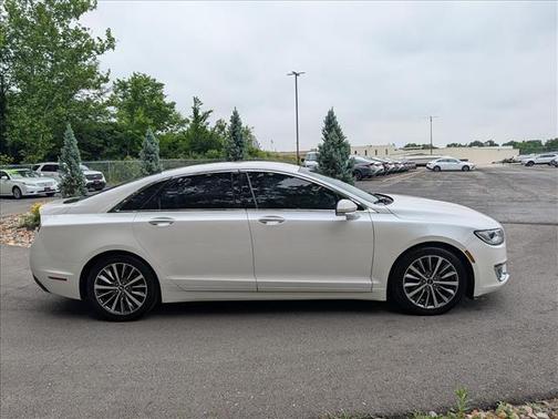 White Platinum Metallic 2019 Lincoln MKZ Standard