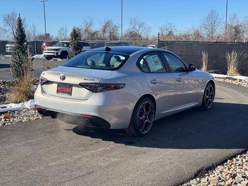 2025 Alfa Romeo Giulia Base