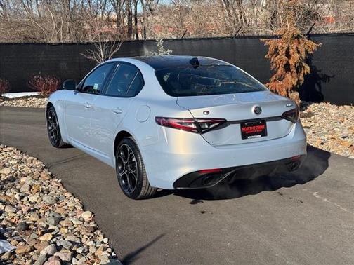 2025 Alfa Romeo Giulia Base