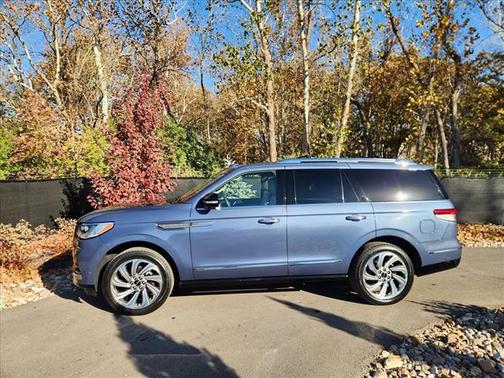 2022 Lincoln Navigator Reserve