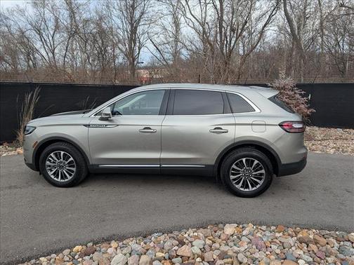 2023 Lincoln Nautilus Standard