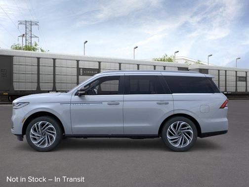 Gray Mist Metallic 2026 Lincoln Navigator Reserve