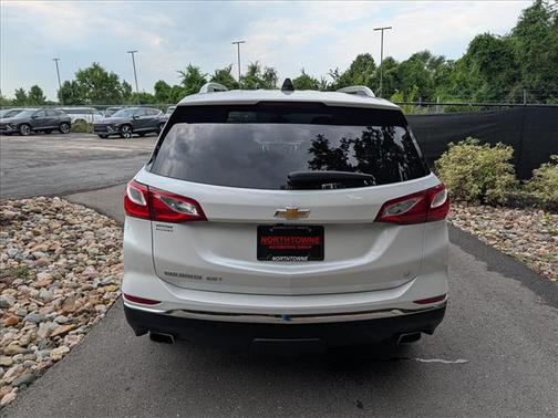 Pearl 2019 Chevrolet Equinox 2LT