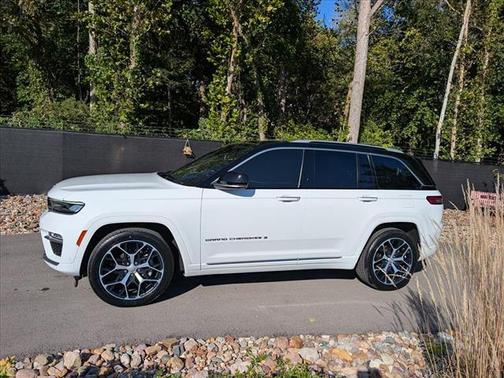 2023 Jeep Grand Cherokee Summit