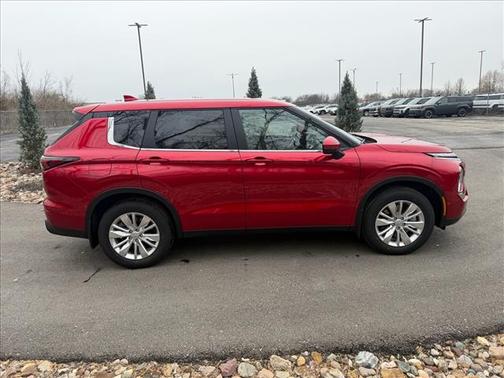 2026 Mitsubishi Outlander ES