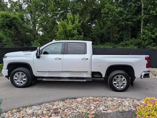 White 2024 Chevrolet Silverado 2500 High Country