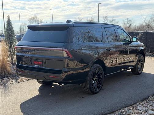 Infinite Black Metallic 2026 Lincoln Navigator L Reserve