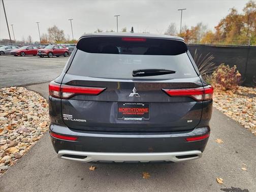 2024 Mitsubishi Outlander SE