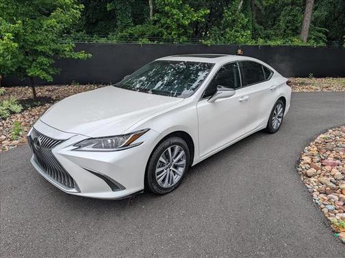 White 2021 Lexus ES 350 Base