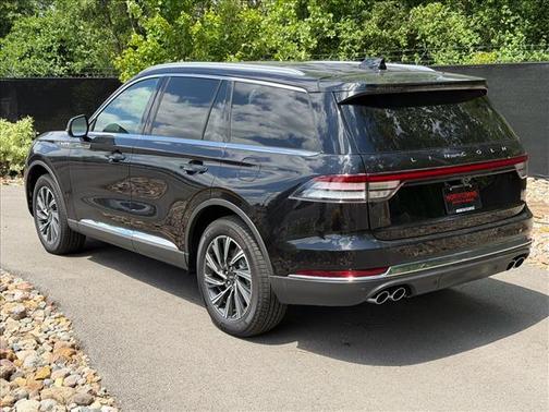 Infinite Black Metallic 2026 Lincoln Aviator Premiere