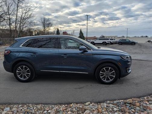 2019 Lincoln Nautilus Select