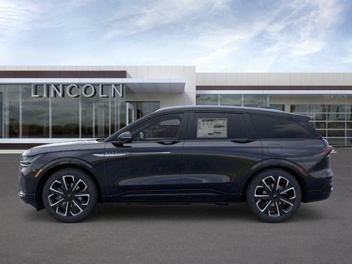 Infinite Black Metallic 2026 Lincoln Nautilus Reserve