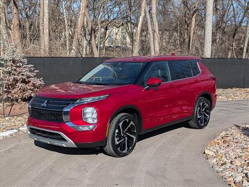 2024 Mitsubishi Outlander SE