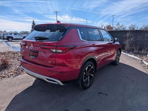 2024 Mitsubishi Outlander SE