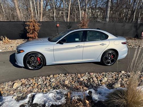 2025 Alfa Romeo Giulia Base