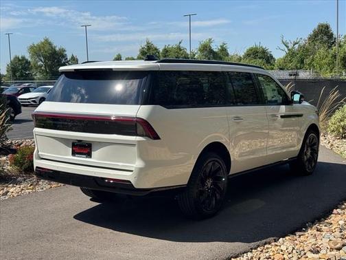 2025 Lincoln Navigator L Reserve