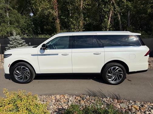 2025 Lincoln Navigator L Reserve