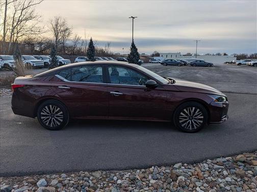 2024 Nissan Altima 2.5 SV