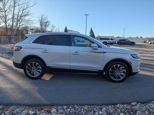 2022 Lincoln Nautilus Reserve