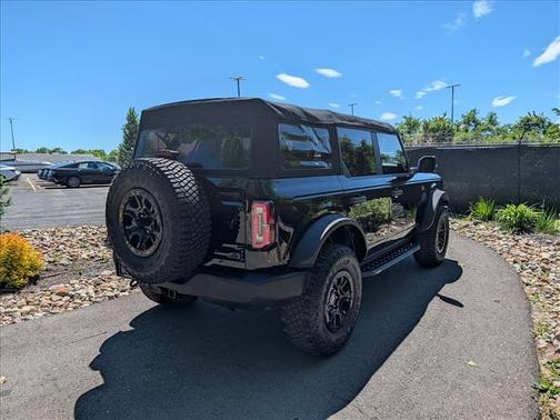 Black Metallic 2022 Ford Bronco Wildtrak Advanced