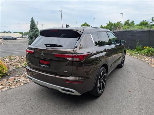 Bronze Metallic 2022 Mitsubishi Outlander SEL
