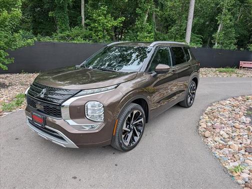 Bronze Metallic 2022 Mitsubishi Outlander SEL