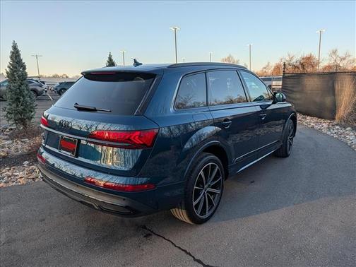 2022 Audi Q7 55 Premium Plus