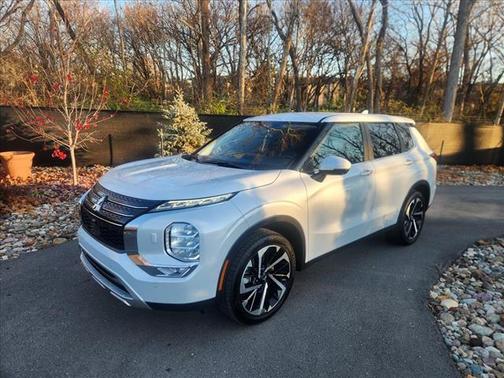 2024 Mitsubishi Outlander SE