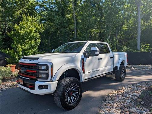 White 2023 Ford F-250 Lariat