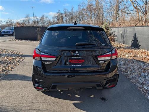 2024 Mitsubishi Outlander Sport SE