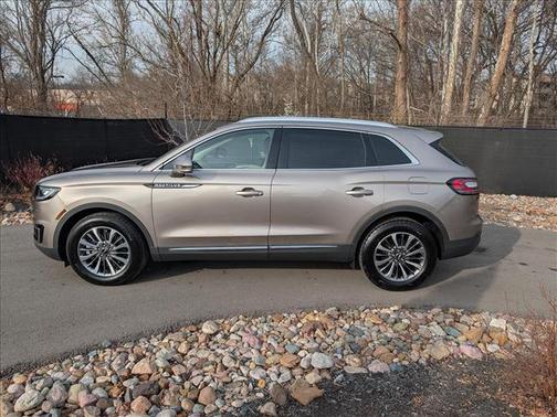 2019 Lincoln Nautilus Select