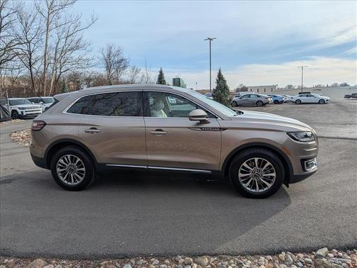 2019 Lincoln Nautilus Select