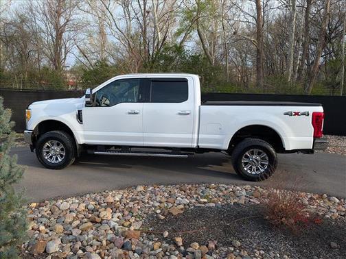 Oxford White 2017 Ford F-350 Lariat Super Duty