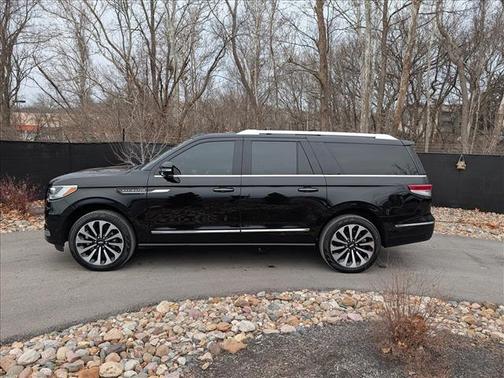 2023 Lincoln Navigator L Reserve