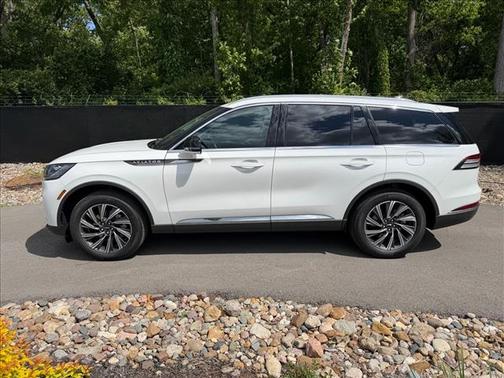 Pristine White 2026 Lincoln Aviator Premiere