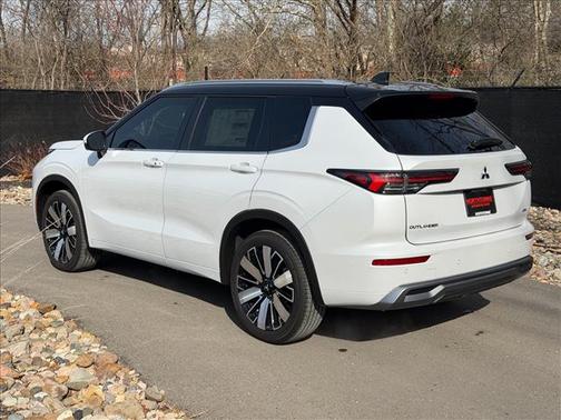 2025 Mitsubishi Outlander SEL