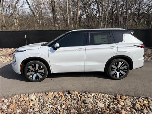 2025 Mitsubishi Outlander SEL