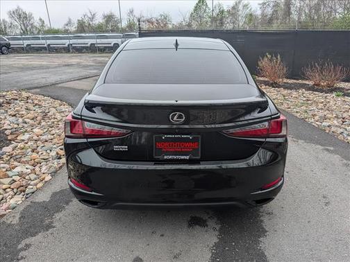 Black 2024 Lexus ES 350 Luxury