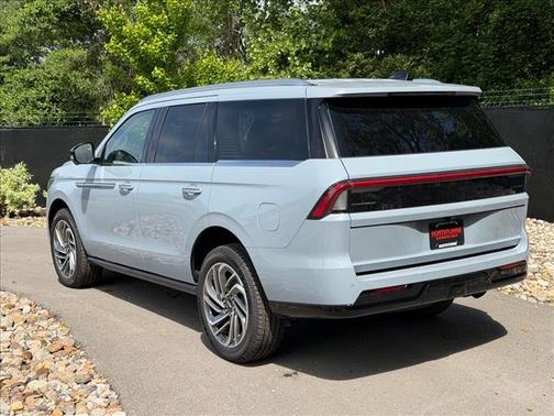 Gray Mist Metallic 2026 Lincoln Navigator Reserve