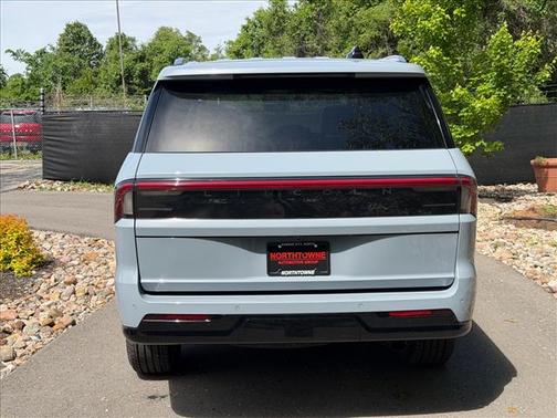 Gray Mist Metallic 2026 Lincoln Navigator Reserve