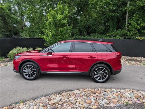 Red Carpet 2023 Lincoln Corsair Standard