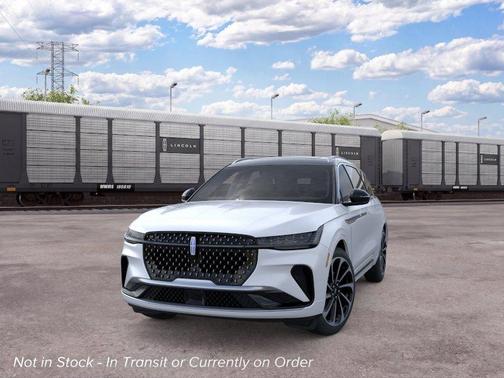 White Platinum Tri-Coat Metallic 2026 Lincoln Nautilus Black Label