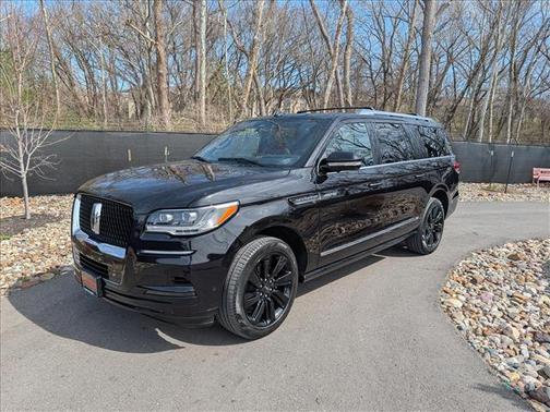 Black 2024 Lincoln Navigator L Reserve