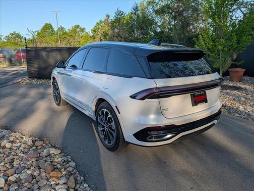 White Platinum 2024 Lincoln Nautilus Reserve