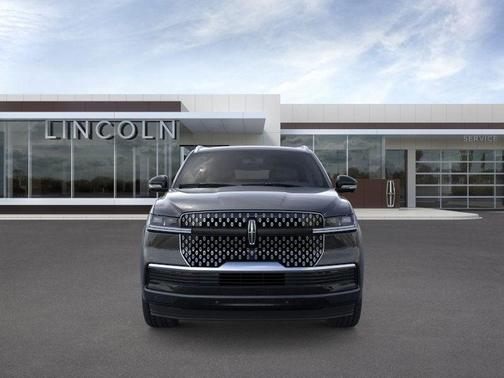 Infinite Black Metallic 2026 Lincoln Navigator L Reserve