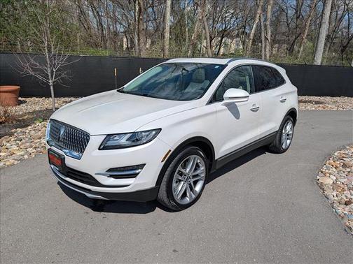 White Platinum Tri-Coat Metallic 2019 Lincoln MKC Reserve