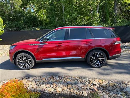 Red Carpet Metallic Tinted Clearcoat 2026 Lincoln Aviator Reserve AWD
